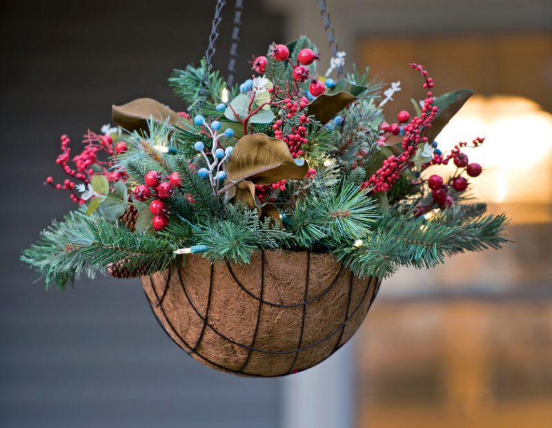 Ozdabiamy dom na święta – dekoracje świąteczne na zewnątrz