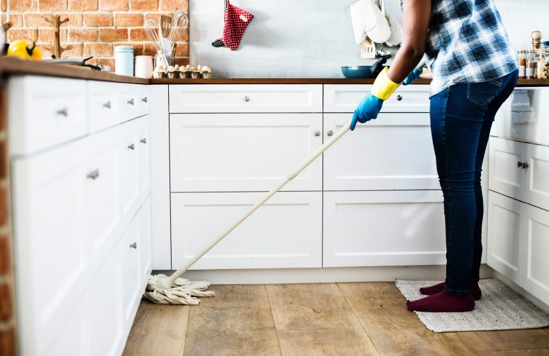 Naturalne środki do zadań specjalnych – Jak szybko ogarnąć dom?